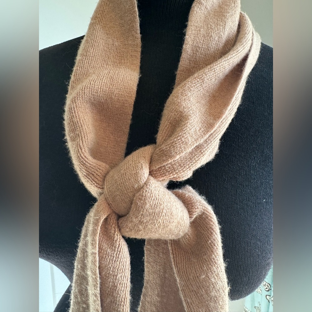 Tan scarf - Picture 3 of 3